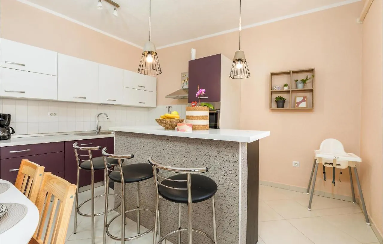 Amazing Home In Marcana With Jacuzzi