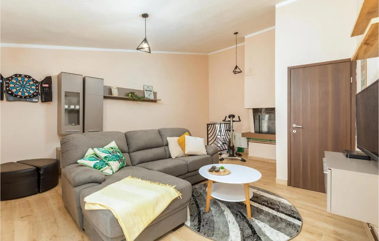 Amazing Home In Marcana With Jacuzzi Holiday home