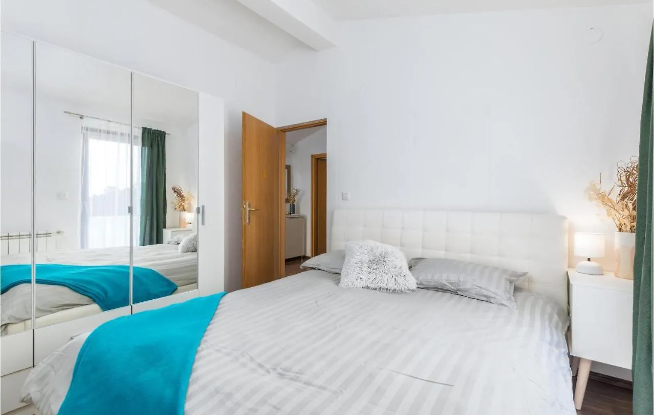 Holiday home Amazing Home In Marcana With Jacuzzi