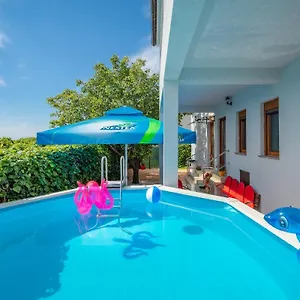 4* Gasthof The Willow Garden House